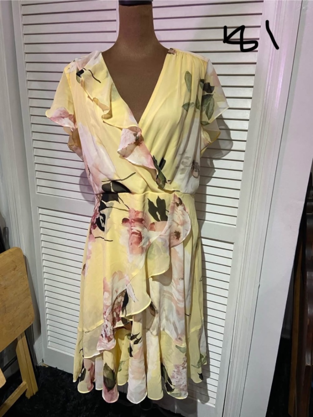 XL lot of women’s dresses some with tags